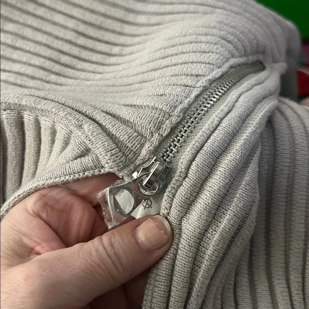 Varley Talbot Ribbed Side Zip Pullover Small - Picture 8 of 9
